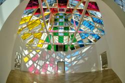 Découvrez l'oeuvre de Daniel Buren !