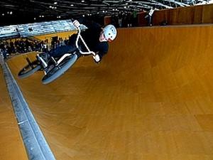 Compétition internationale 100% BMX au Palais Omnisports