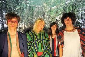 Hyphen Hyphen + Twin Apple + Dissonant Nation