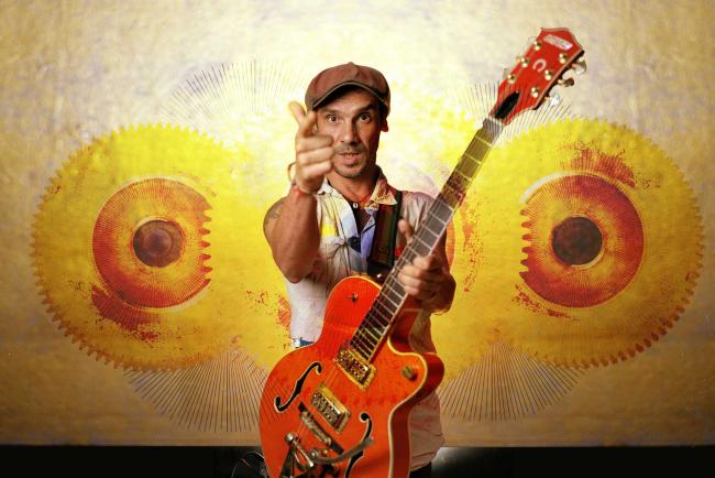 Manu Chao and La Ventura aux Arènes de Nîmes