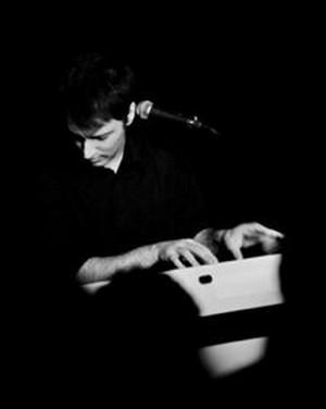 Mathieu Pirro, piano-voix à Théâtre et Chansons