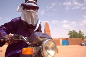 MDOU MOCTAR + DJ set