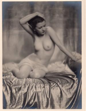 NUS PHOTOGRAPHIQUES d'Hier et d'Aujourd'hui