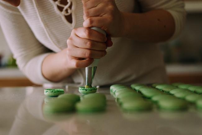 Elle a plaqué ses études pour devenir pâtissière